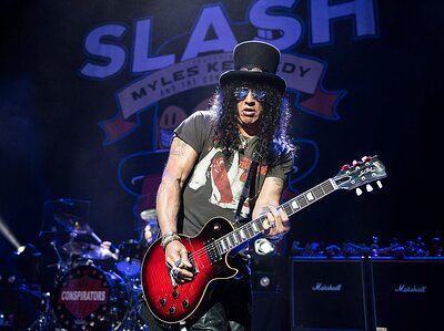 Interview-Slash-Apollo-live-hero@1400x1050-1068x800